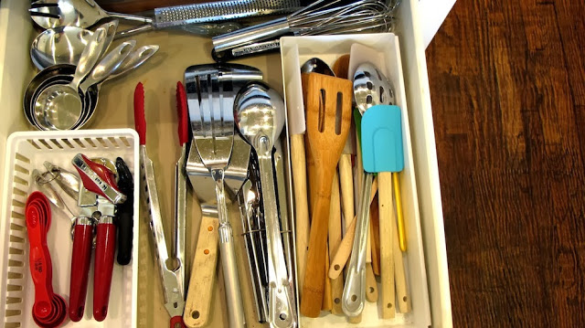 Amy James oureverydaydinners kitchen tour utensils (c)nwafoodie