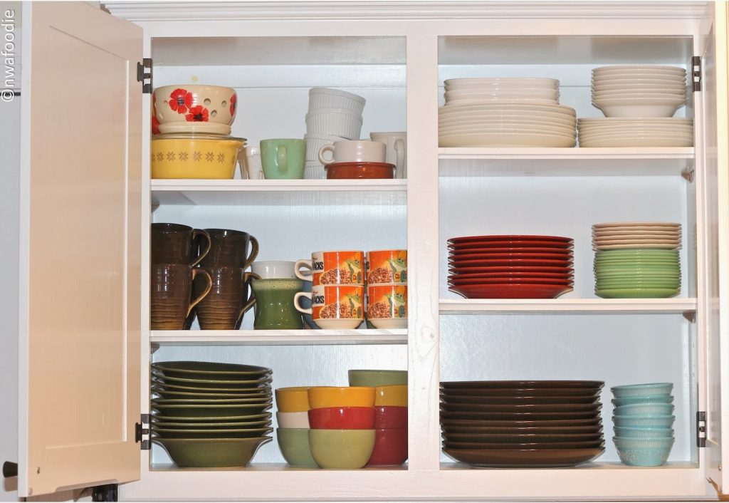 how to declutter your kitchen cabinets (c)nwafoodie