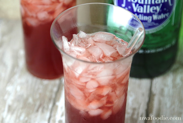 cranberry wine spritzer Mountain Valley sparkling water (c)nwafoodie AD