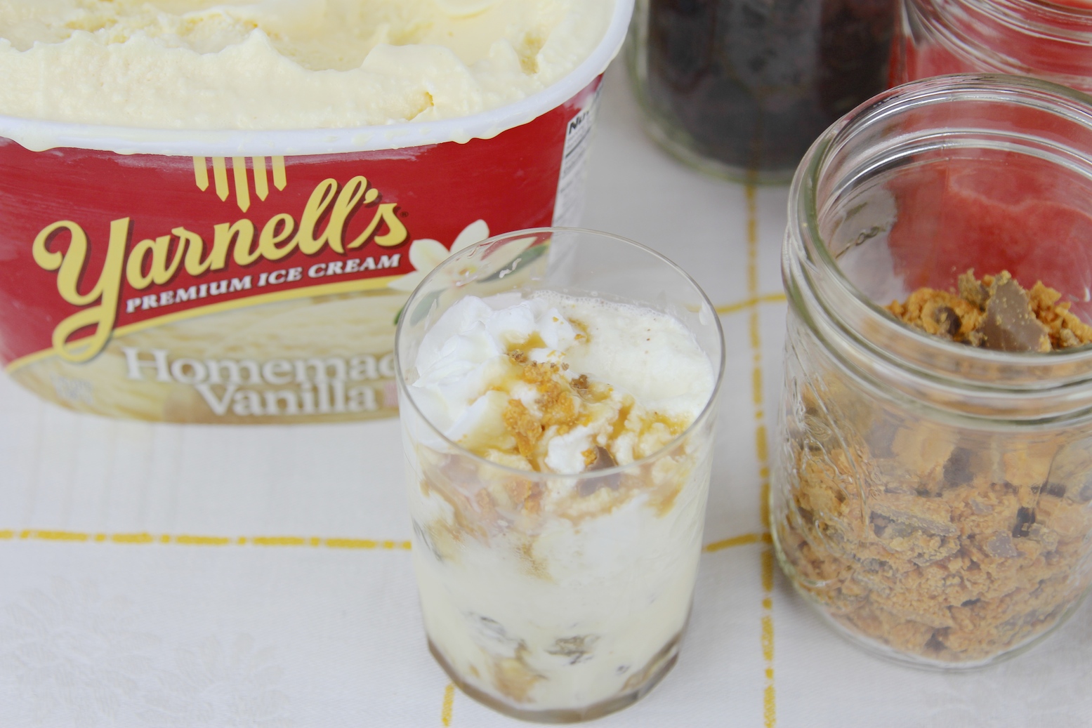 Yarnell's Premium Ice Cream Make your own milk shake bar - Homemade vanilla ice cream (c)nwafoodie AD