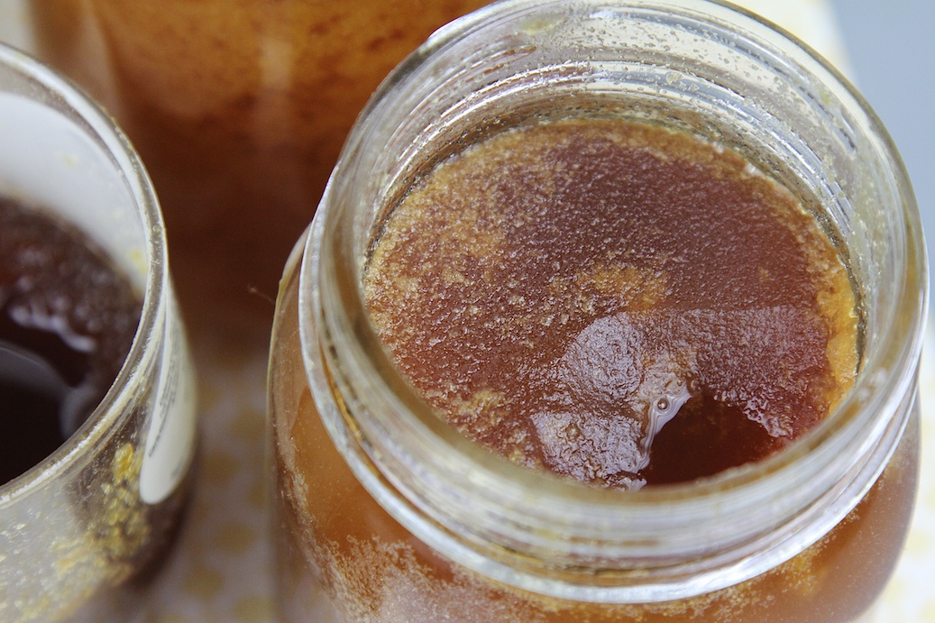 How to de-crystallize honey - jars up close (c)nwafoodie