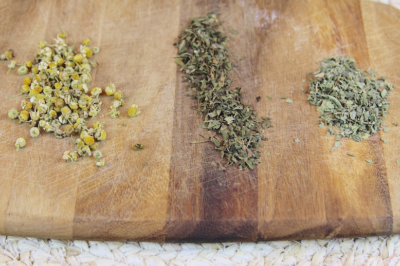 how to make tea using dry herbs - herbs on board(c)nwafoodie
