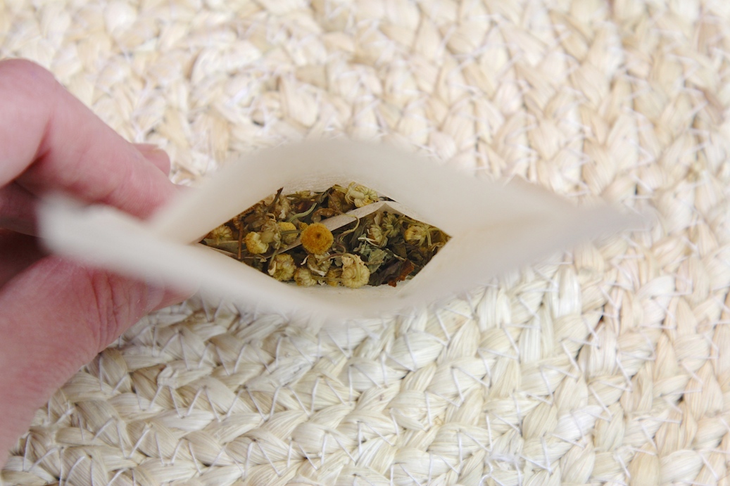 how to make tea using dry herbs - tea bag (c)nwafoodie