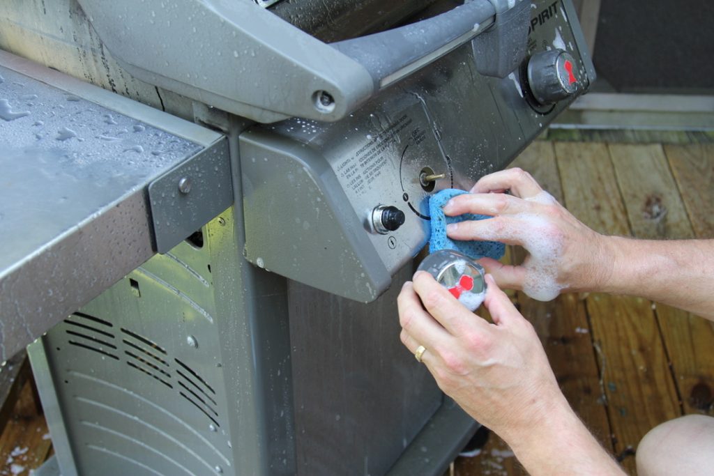 How to clean your gas grill. Simple Joyful Food