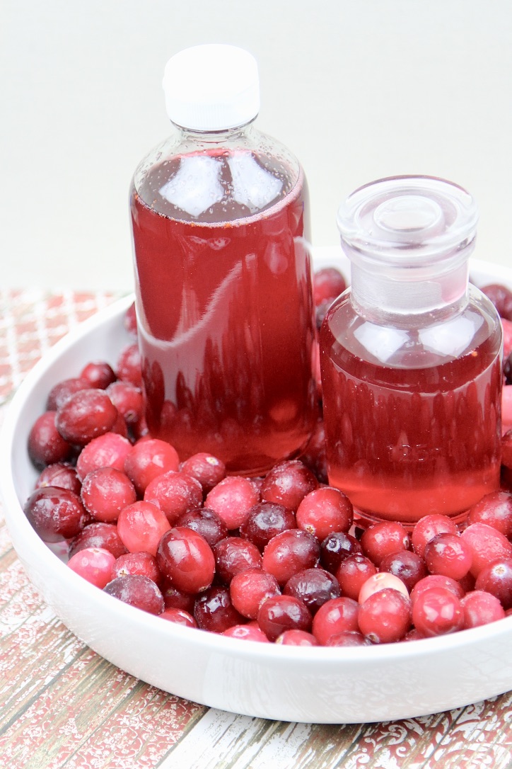 cranberry simple syrup recipe - main (c)thejoyofeatingwell
