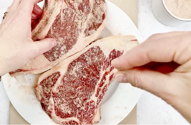 tips-for-a-perfectly-tender-steak-salting-csimplejoyfulfood