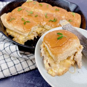 Ad-Easy-Cheesy-Roasted-Garlic-Chicken-Skillet-Sliders-–-individual-up-close